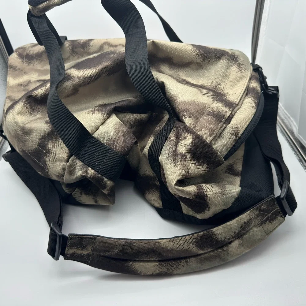 Dakine EQ Duffle 50L Duffel Bag Camo Gym Travel Weekend Carry‎ On Shoulder Bag